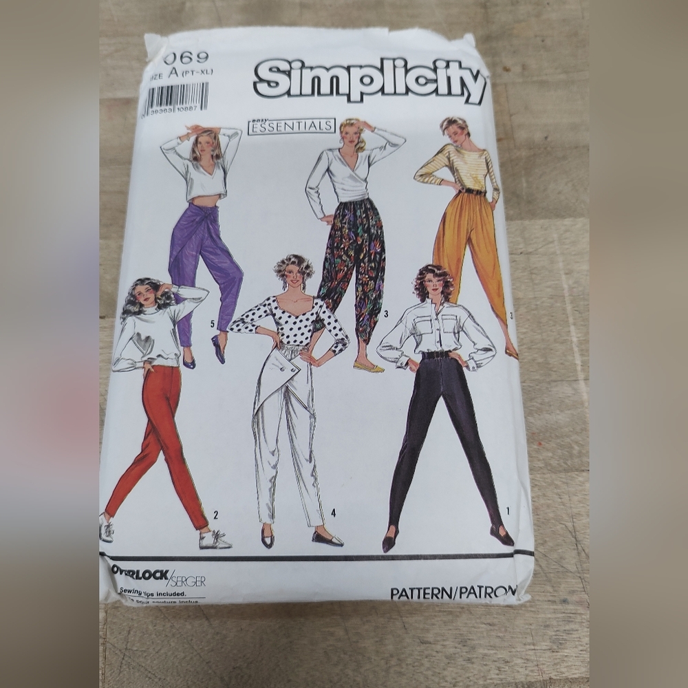 Simplicity Essentials Sewing Pattern - Picture 1 of 3